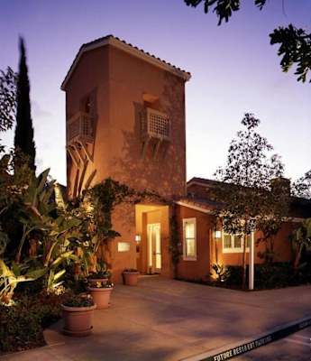 Santa Alicia Apartments property